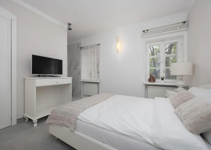 Foksal 1a By Solarento *