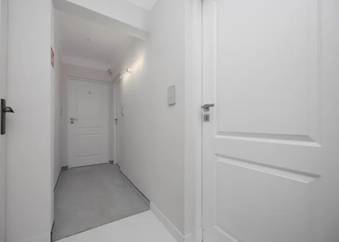 Foksal 1a By Solarento *